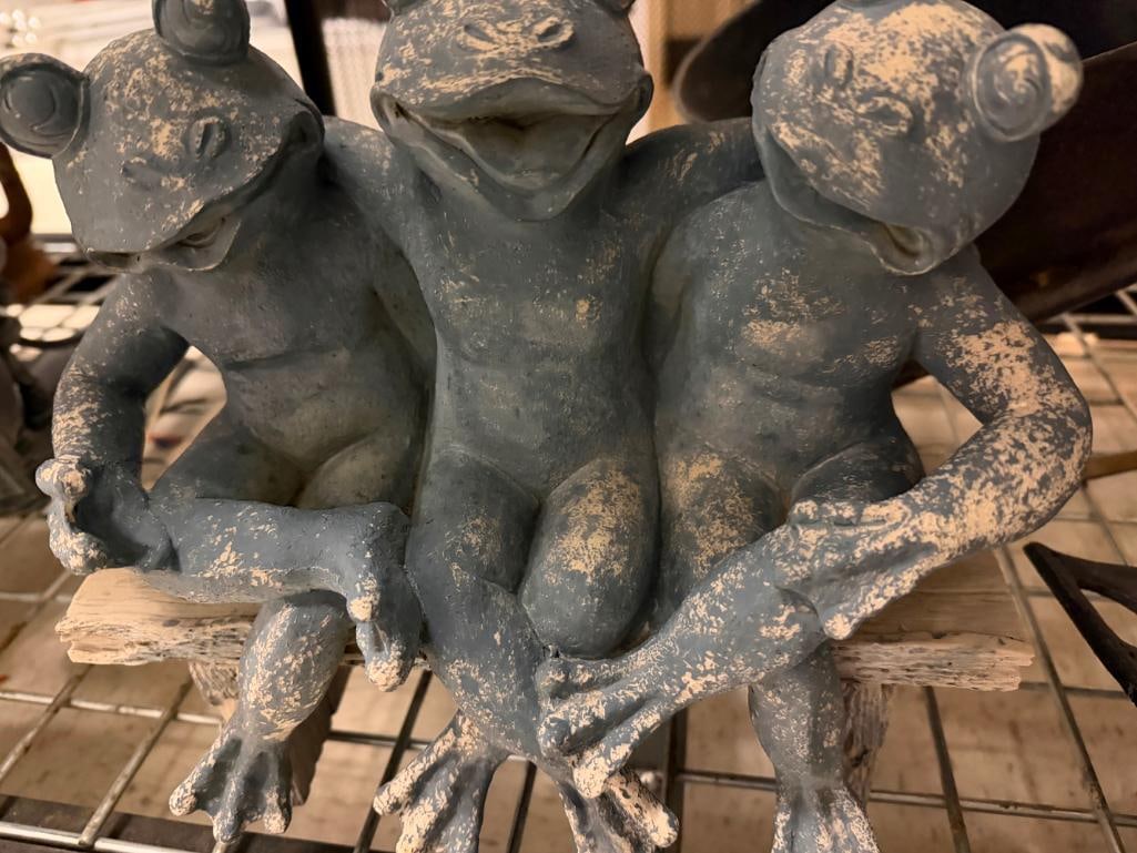 CAST ALUMINUM FIGURAL YARD ART FROG SCULPTURES INCLUDING SPI " FROG FRIENDS " - 7
