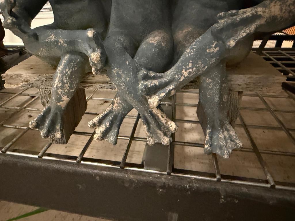 CAST ALUMINUM FIGURAL YARD ART FROG SCULPTURES INCLUDING SPI " FROG FRIENDS " - 8
