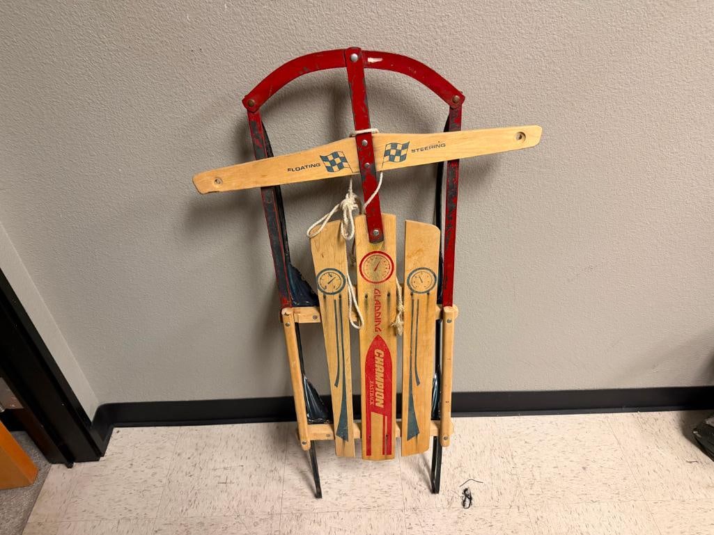 VINTAGE GLADDING CHAMPION FASTBACK SNOW SLED WITH FLOATING STEERING DESIGN - 2
