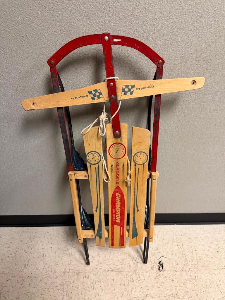 VINTAGE GLADDING CHAMPION FASTBACK SNOW SLED WITH FLOATING STEERING DESIGN - 3