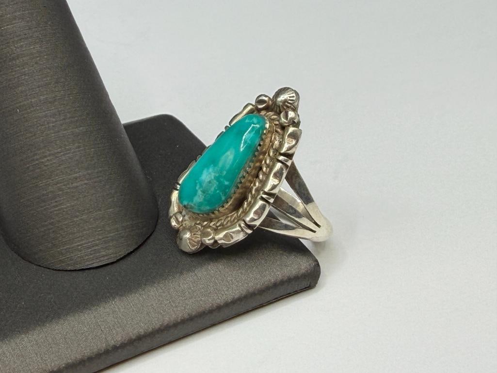 VINTAGE NAVAJO DESIGN STERLING SILVER TURQUOISE RING - 3