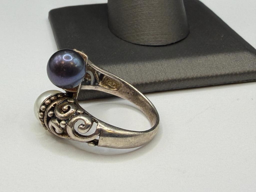 STERLING SILVER GREY AND WHITE PEARL BYPASS RING - 5