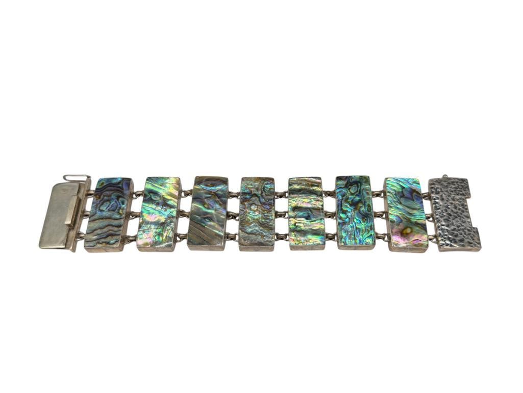 VINTAGE HANDMADE STERLING SILVER ABALONE INLAY LINK BRACELET WITH HAMMERED STERLING CLASP: 8" X 1/2", 117.13 GRAMS