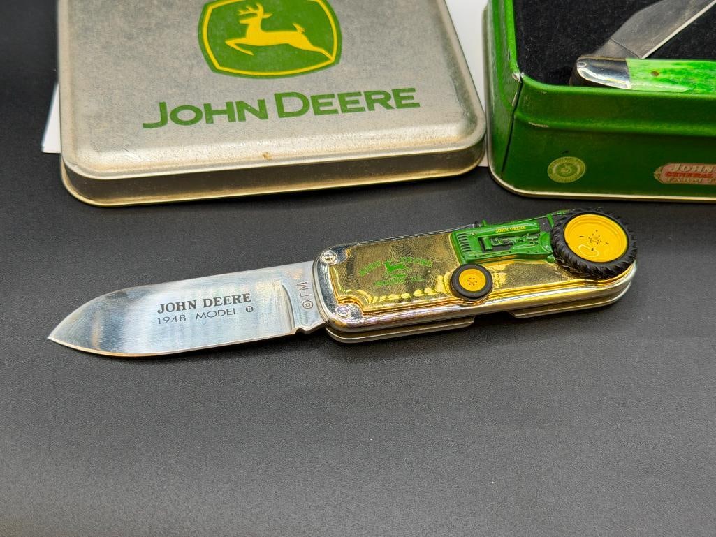 THREE JOHN DEERE TRACTOR THEMED POCKET KNIVES INCLUDING TWO CASE XX DYED BONE HANDLE KNIVES - 11