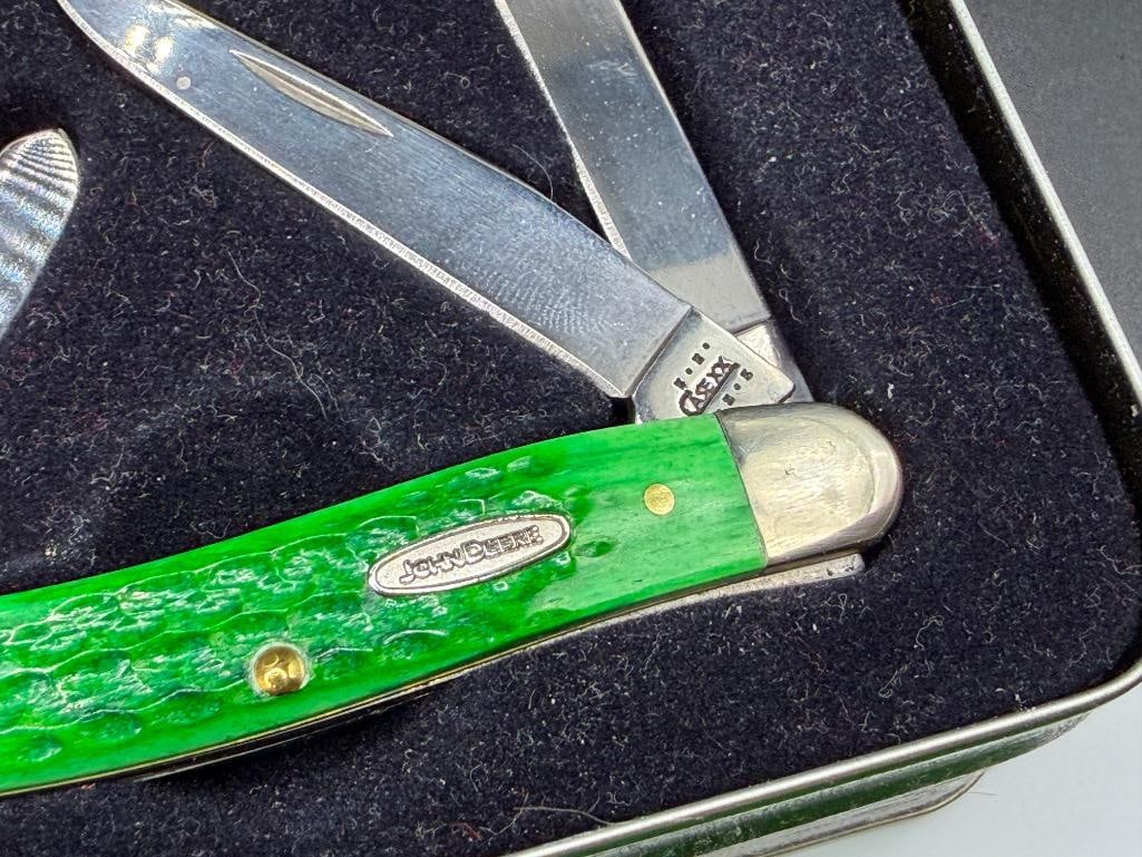 THREE JOHN DEERE TRACTOR THEMED POCKET KNIVES INCLUDING TWO CASE XX DYED BONE HANDLE KNIVES - 6