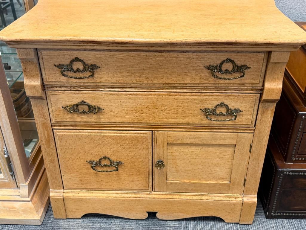 EARLY 20TH CENTURY OAK WASHBOARD CABINET WITH ORNATE BRASS HARDWARE - 2