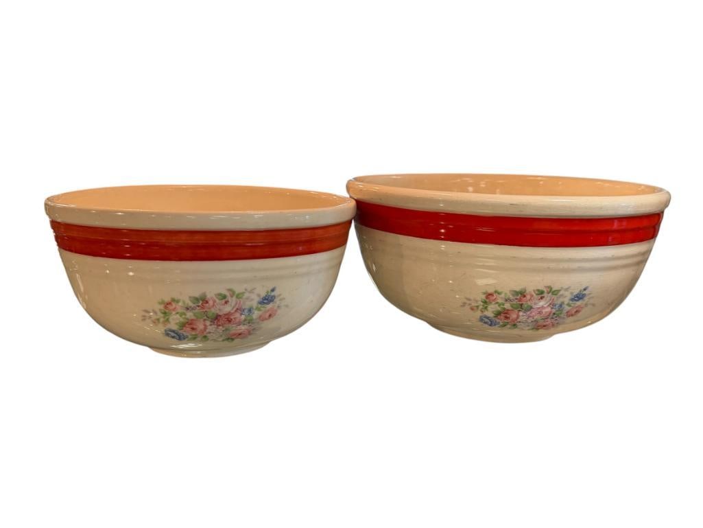 MID-20TH CENTURY OVEN BAKE MIXING BOWLS WITH FLORAL DESIGN AND RED BAND: SET OF TWO BOWLS 71 1/2" AND 8 3/4" ROUND