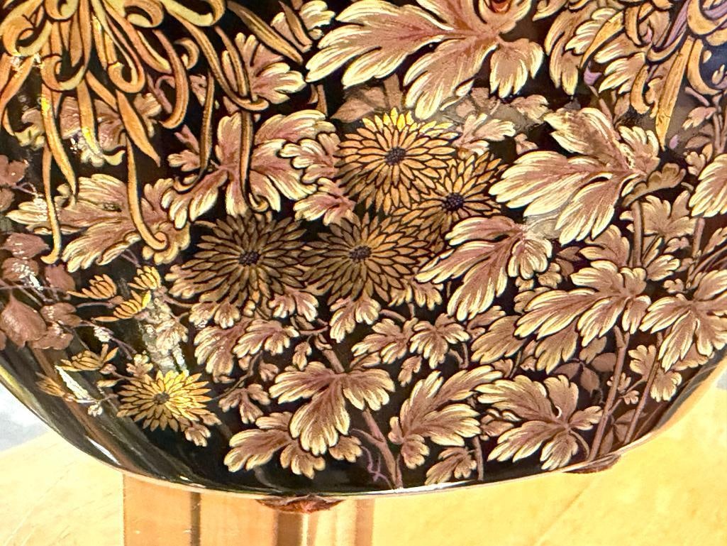 TOYO JAPAN BLACK MIRROR GLAZED CERAMIC VASE TENMOKU-KIKU MOTIF - 4