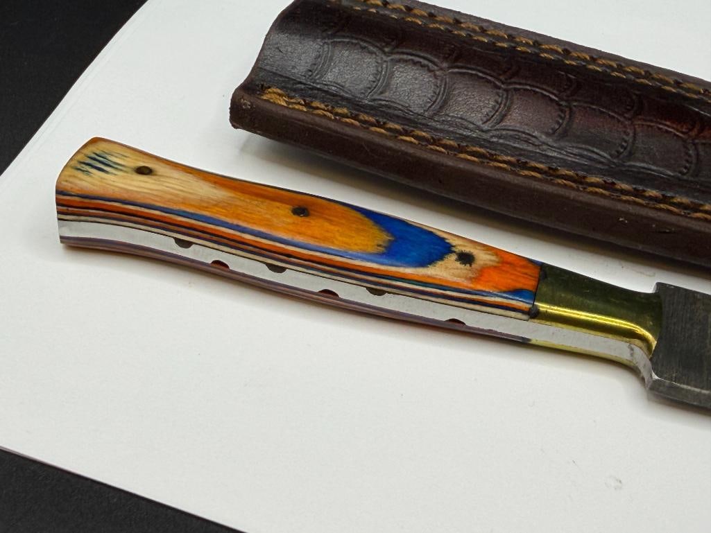 DAMASCUS STEEL FIXED BLADE DAGGER WITH DYED WOOD HANDLE WITH BRASS ACCENTS - 4
