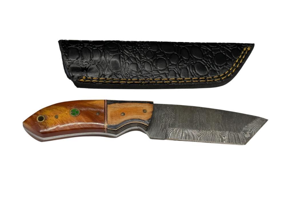 DAMASCUS STEEL CURVED BACK FIXED BLADE KNIFE: FEATURING FULL TANG BLADE, DYED WOOD AND RESIN EPOXY HANDLE, AND INCLUDES A LEATHER SHEATH 3 1/2" BLADE, 8" TOTAL LENGTH
