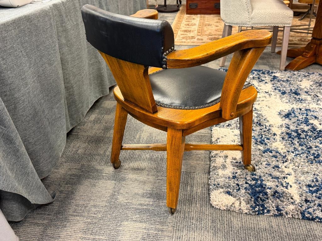 SPARTA FURNITURE SHOPS COUNTRY CONTEMPORARY TABLE AND CHAIRS WITH NAUGAHYDE UPHOLSTERED SEATS - 10