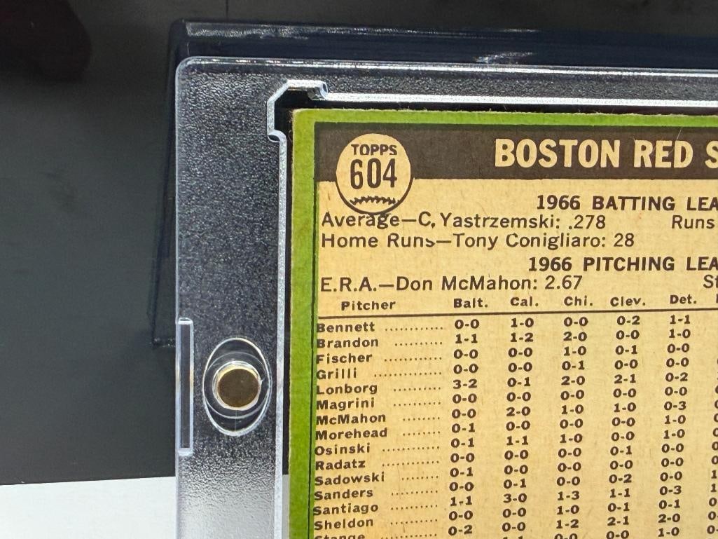 1967 TOPPS #604 BOSTON RED SOX TEAM BASEBALL CARD - 8