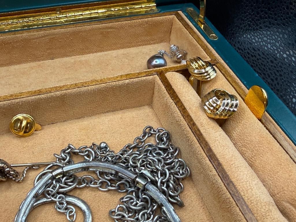 PADDED LEATHER AND SUEDE JEWELRY CASE WITH CONTENTS - 4