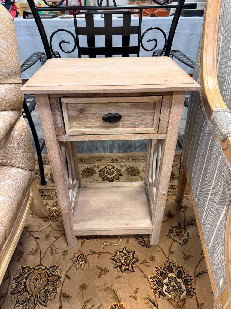 WHITE WASHED SINGLE DRAWER ACCENT TABLE WITH DECORATIVE SIDE PANELS - 3