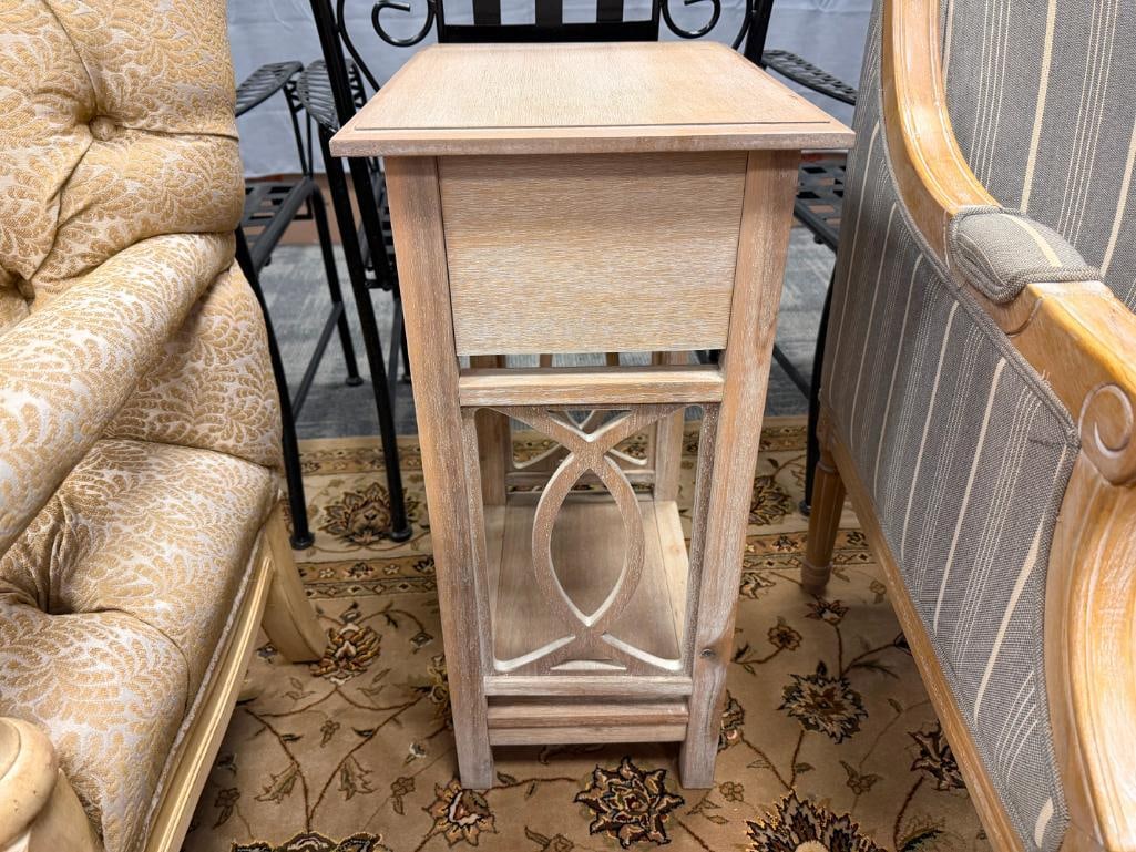 WHITE WASHED SINGLE DRAWER ACCENT TABLE WITH DECORATIVE SIDE PANELS - 7