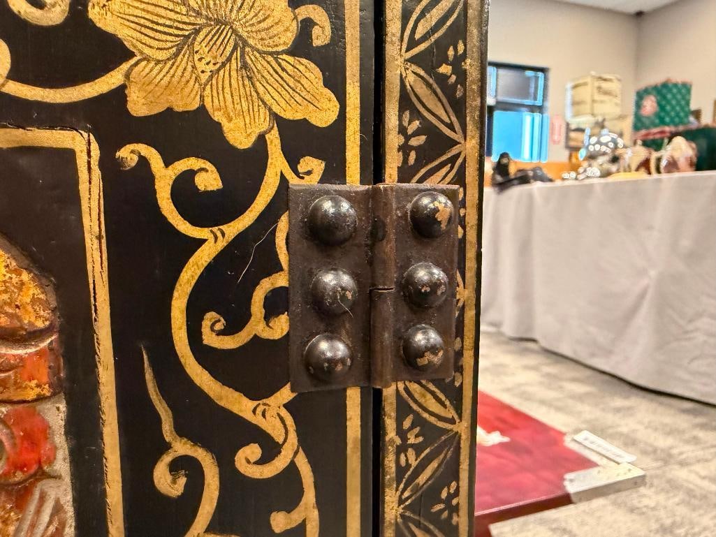 VINTAGE CHINESE BLACK LACQUERED ACCENT CABINET - 9