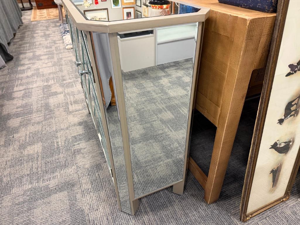 DECORATIVE MIRRORED ACCENT CABINET WITH MIRRORED PANELS AND BEWJELED KNOBS - 8