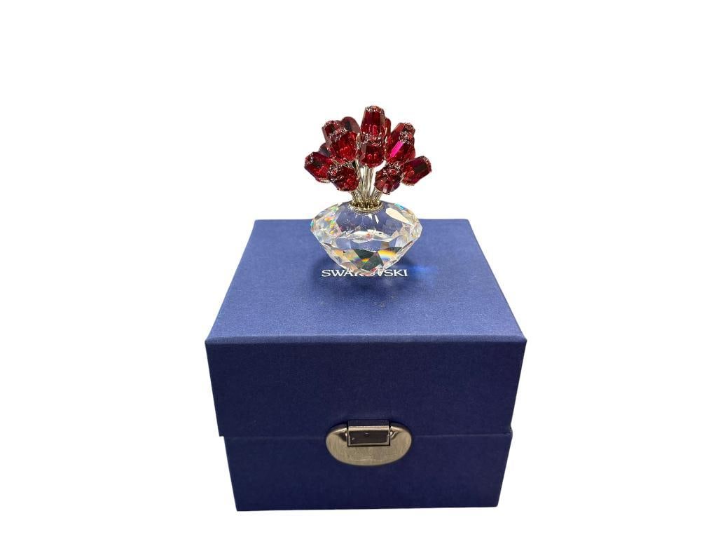 SWAROVSKI CRYSTAL SCS 15TH ANNIVERSARY VASE OF RED ROSES FIGURINE NO. 283394 RETIRED 2002: DESIGNED BY GABRIELE STAMEY, IN MINT CONDITION WITH ITS ORIGINAL BOX 2 3/4" H