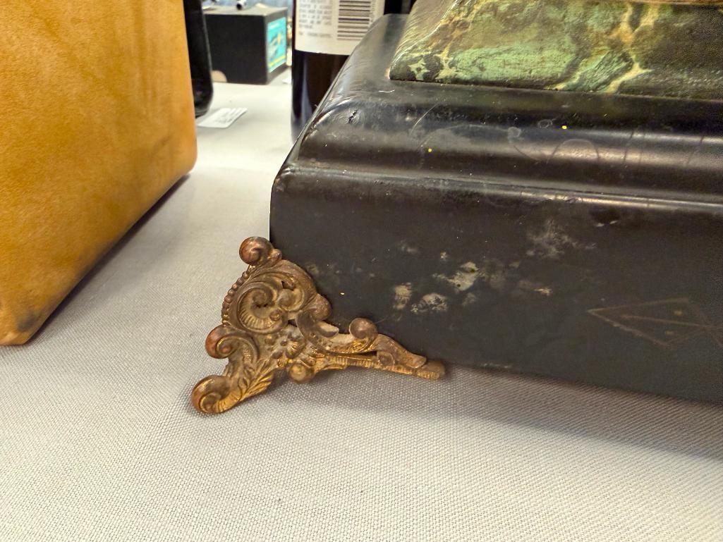 ANTIQUE LEXINGTON FRENCH STYLED MANTLE CLOCK - 3