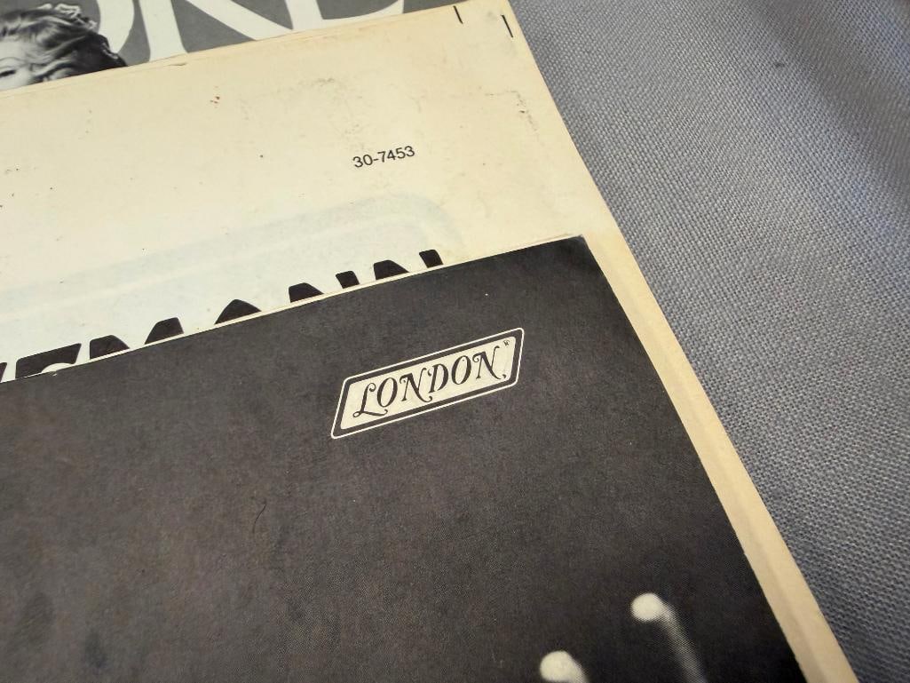 1970'S VINTAGE OPERA MAGAZINES - 5