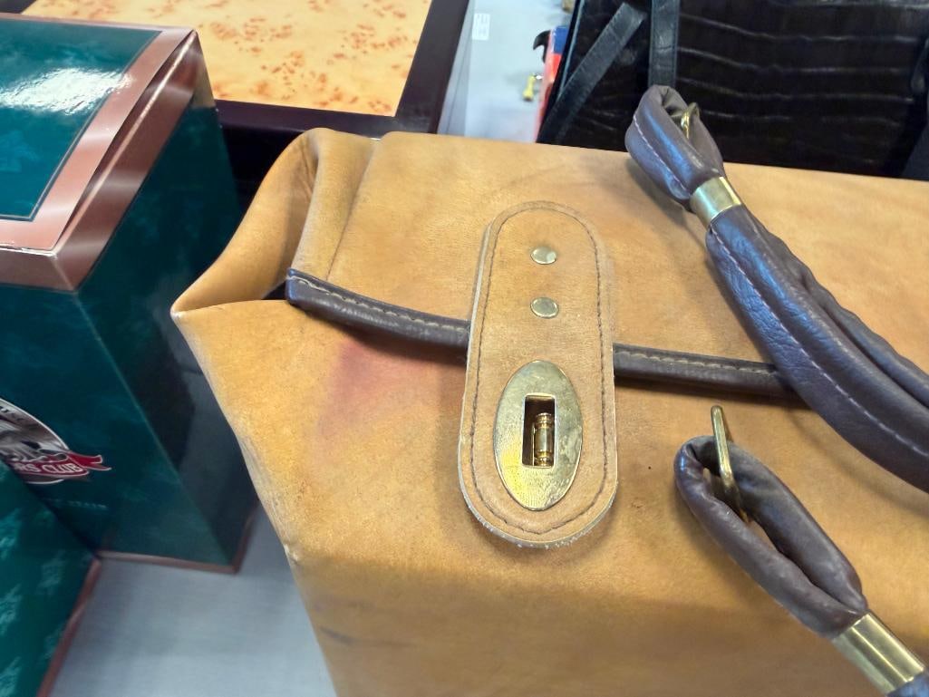 EX-CEL-CIS VINTAGE LUGGAGE BAG WITH TAN PATINA FAUX LEATHER EXTERIOR - 5