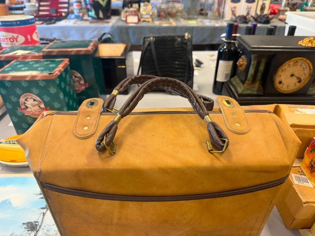 EX-CEL-CIS VINTAGE LUGGAGE BAG WITH TAN PATINA FAUX LEATHER EXTERIOR - 9