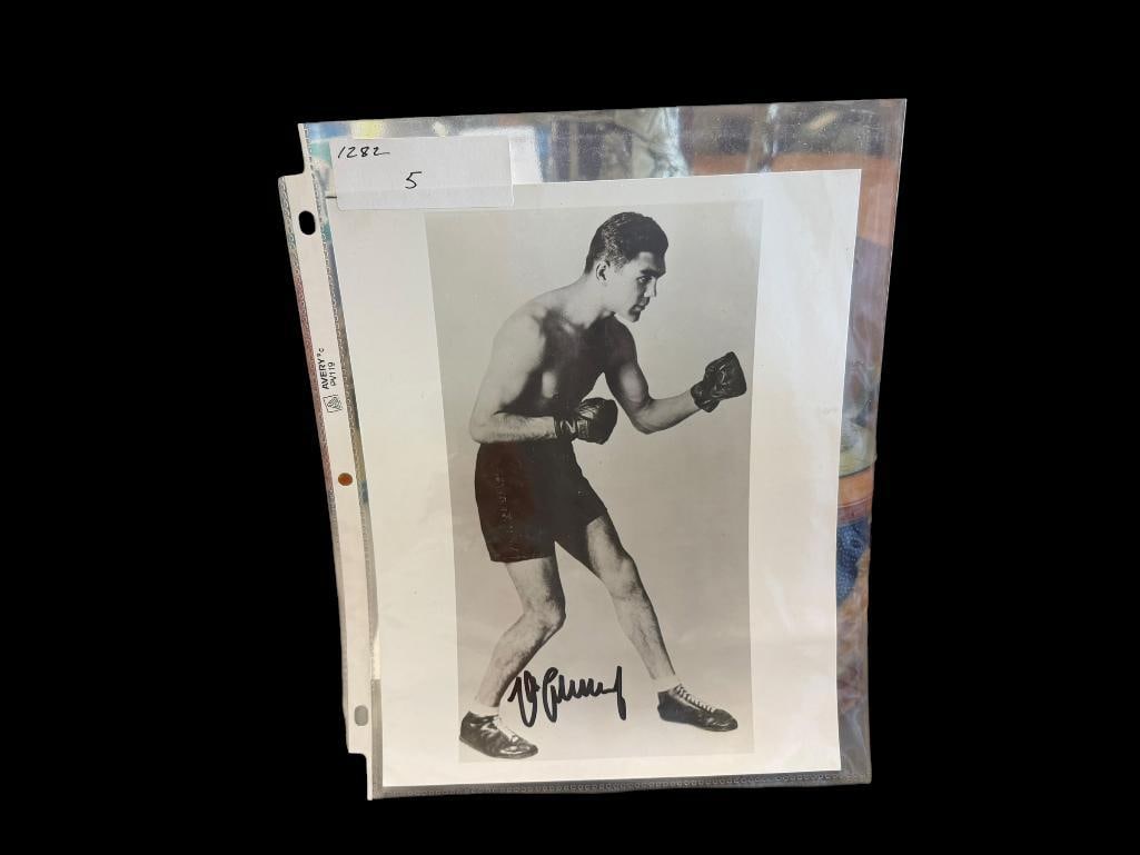 MAX SCHMELING LEGENDARY HEAVYWEIGHT BOXER AUTOGRAPHED BLACK AND WHITE PHOTOGRAPH (1 of 6)