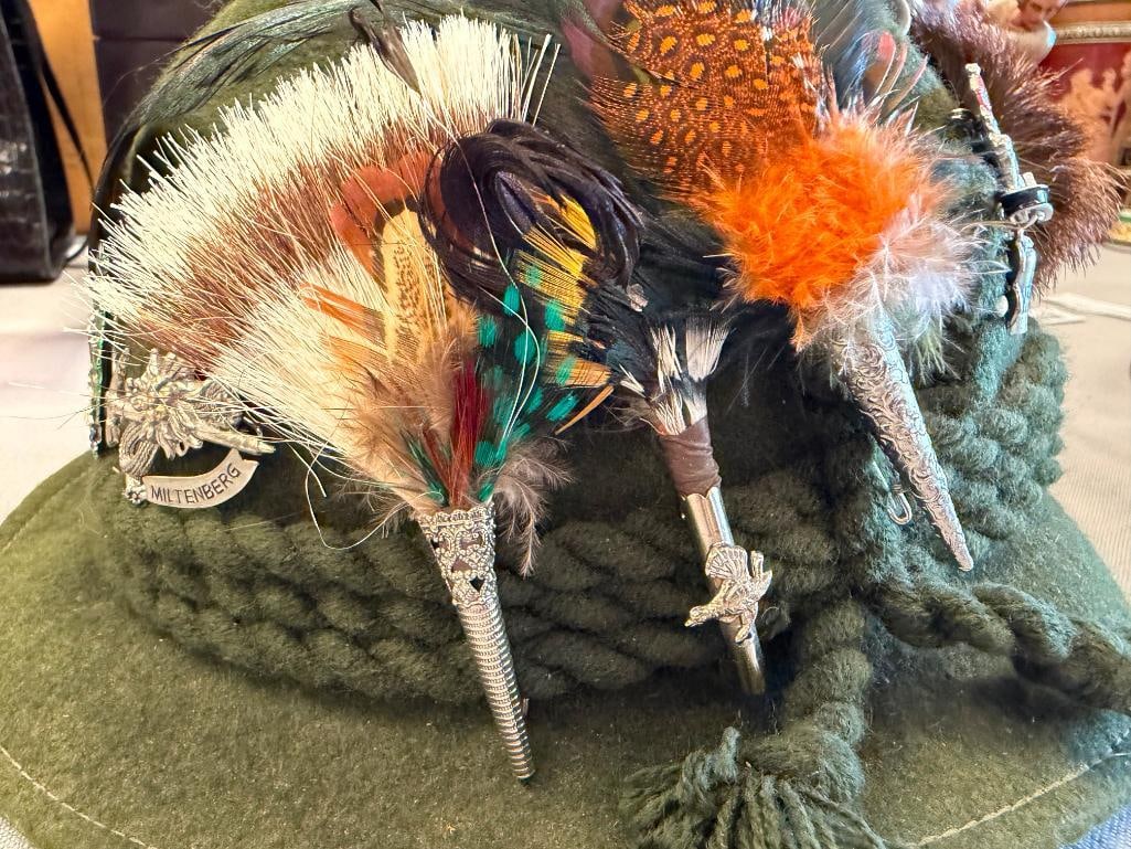 GERMAN TYROLEAN WOOL HAT ADORNED WITH MANY PINS AND FEATHER BRAIDED BAND - 4