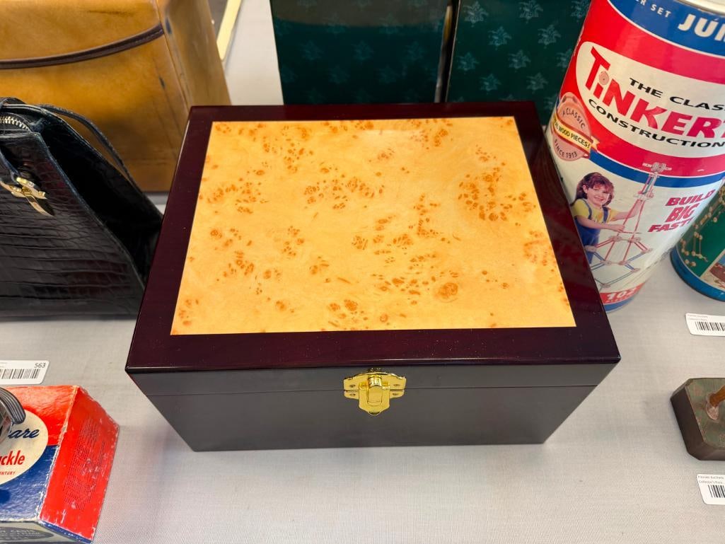 ELEGANT CHERRY FINISH AND WOOD GRAIN CREMATION BOX - 2