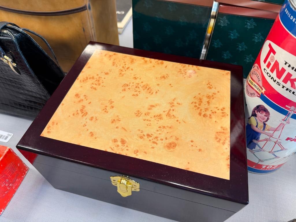 ELEGANT CHERRY FINISH AND WOOD GRAIN CREMATION BOX - 3