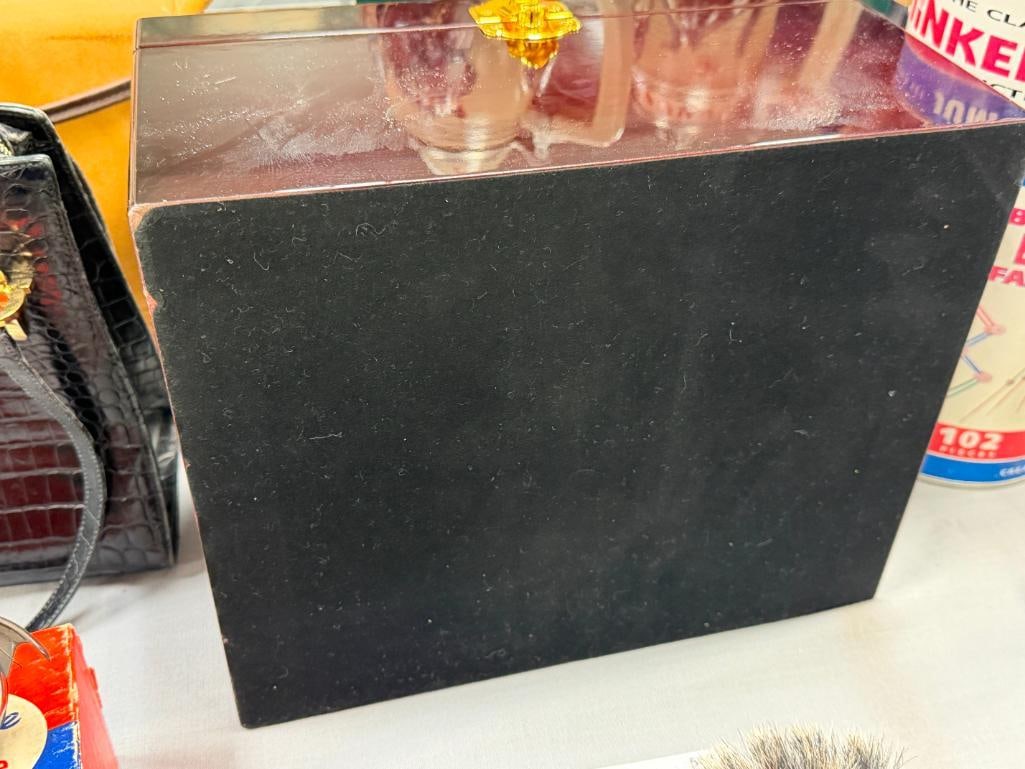 ELEGANT CHERRY FINISH AND WOOD GRAIN CREMATION BOX - 7