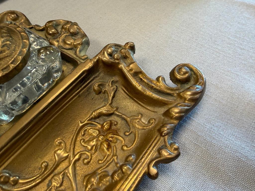 REPRODUCTION ORNATE VICTORIAN STYLED BRASS DUAL INKWELL WITH PEN HOLDER - 5