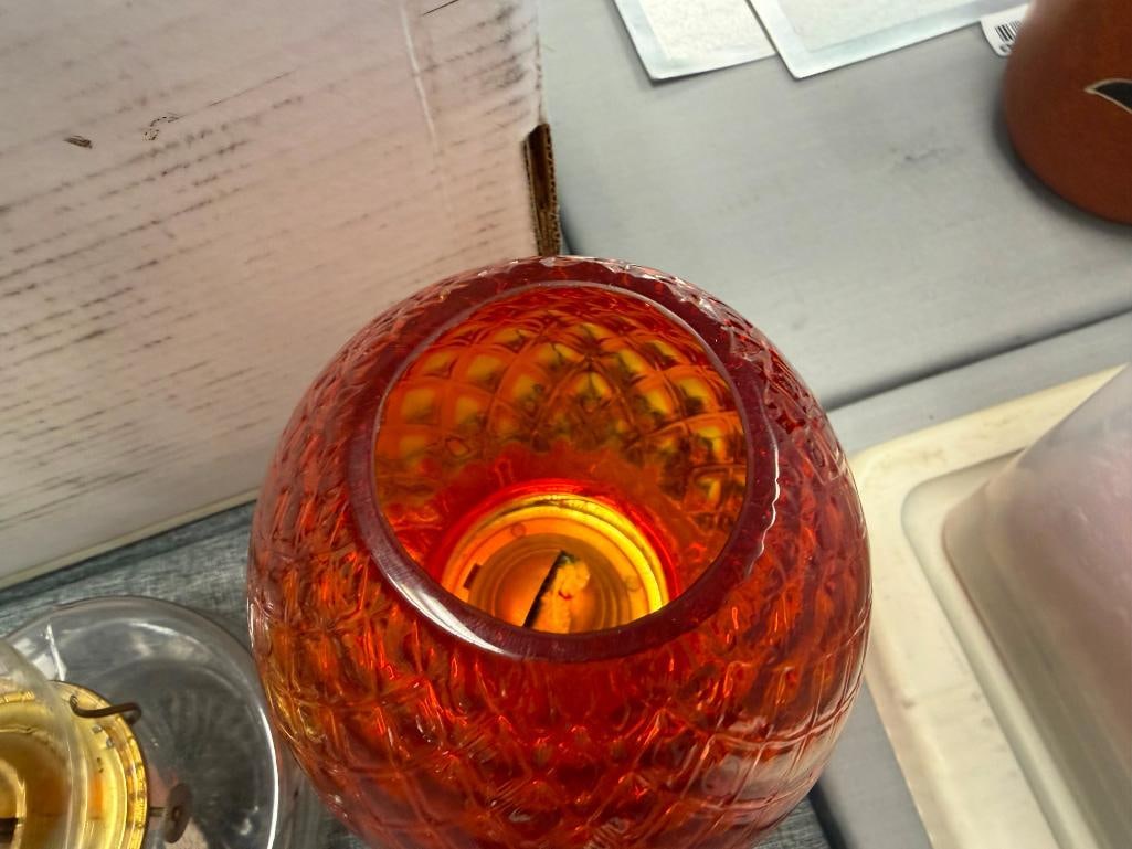 TWO VINTAGE GLASS KEROSENE OIL LANTERN INCLUDING FENTON AMBERINA DIAMOND QUILTED GLASS LAMP - 10