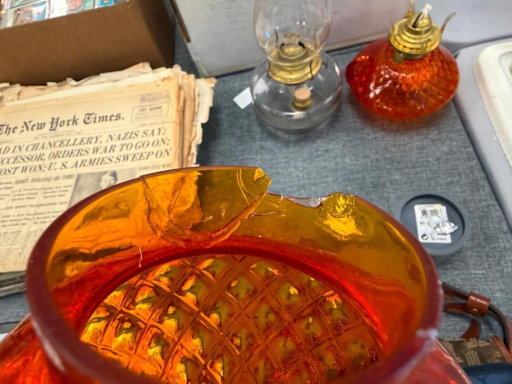 TWO VINTAGE GLASS KEROSENE OIL LANTERN INCLUDING FENTON AMBERINA DIAMOND QUILTED GLASS LAMP - 14