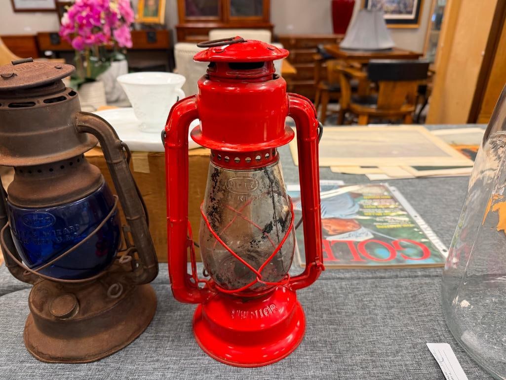 TWO KEROSENE OIL LANTERNS INCLUDING ANTIQUE DIETZ LITTLE WIZARD WITH BLUE GLASS GLOBE - 3