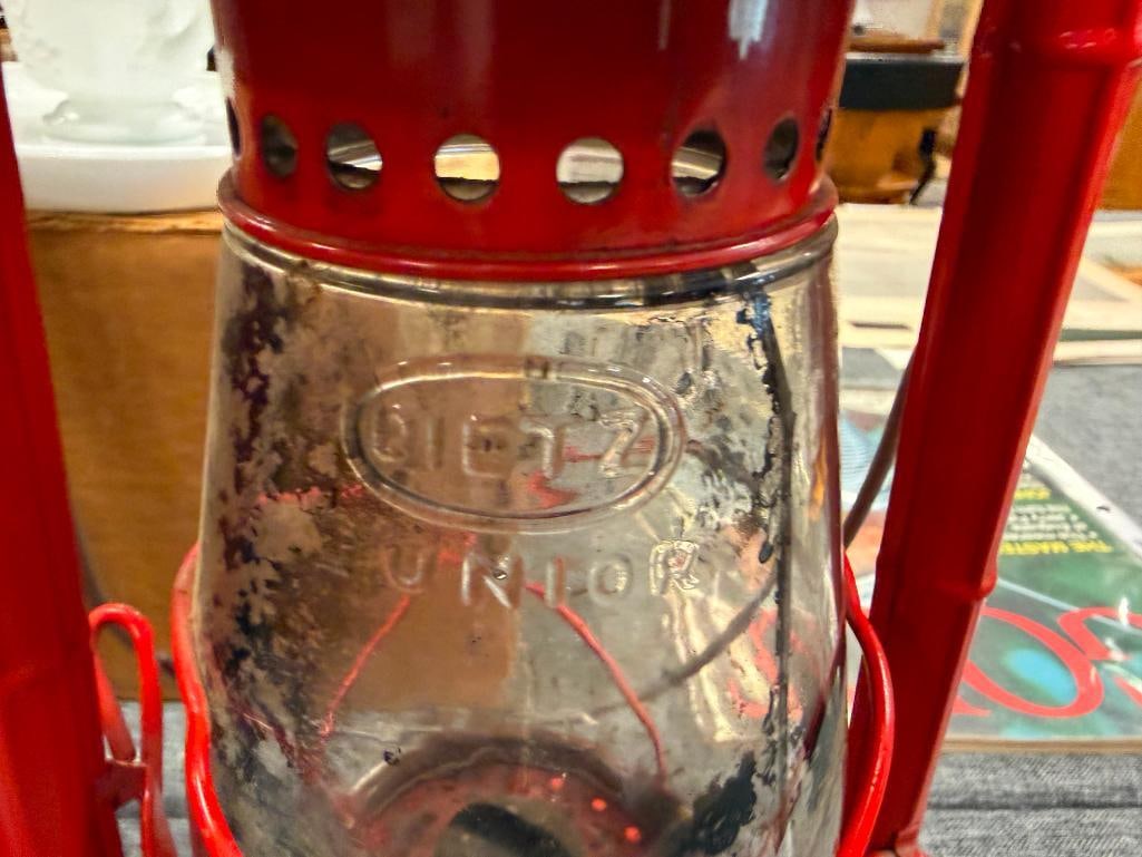 TWO KEROSENE OIL LANTERNS INCLUDING ANTIQUE DIETZ LITTLE WIZARD WITH BLUE GLASS GLOBE - 6