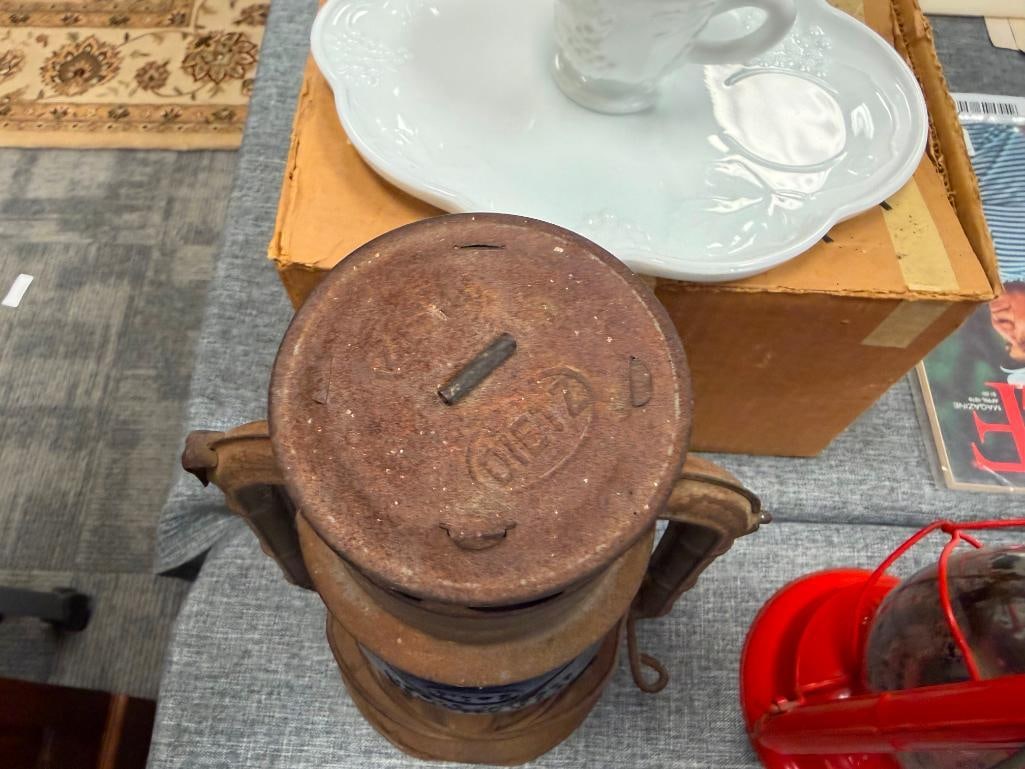 TWO KEROSENE OIL LANTERNS INCLUDING ANTIQUE DIETZ LITTLE WIZARD WITH BLUE GLASS GLOBE - 9