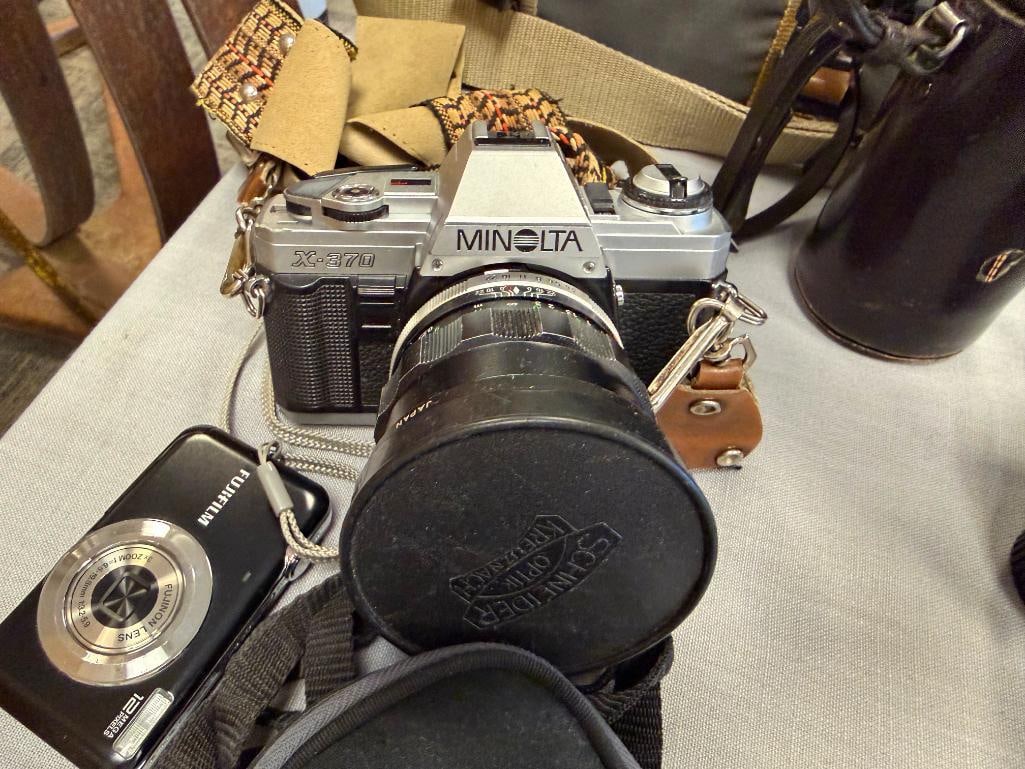 VINTAGE MINOLTA X-370 35MM SLR FILM CAMERA WITH LENSES AND ACCESORIES RELEASED IN 1984 - 13