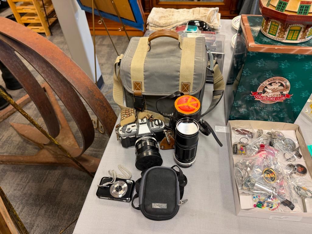 VINTAGE MINOLTA X-370 35MM SLR FILM CAMERA WITH LENSES AND ACCESORIES RELEASED IN 1984 - 2