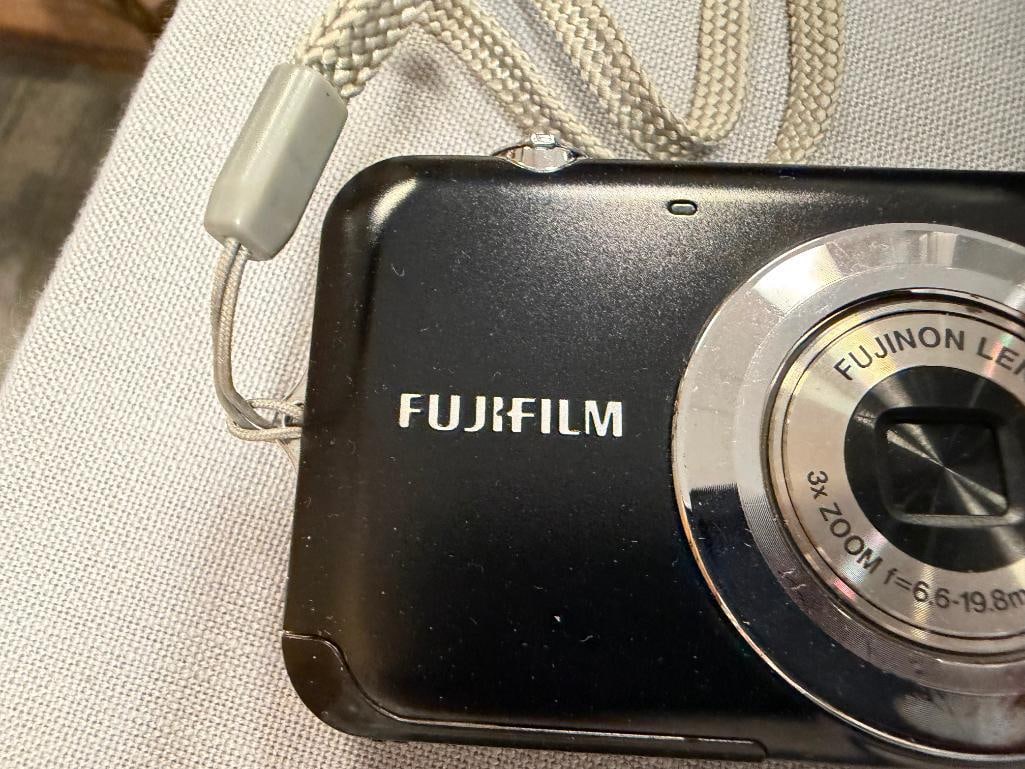 VINTAGE MINOLTA X-370 35MM SLR FILM CAMERA WITH LENSES AND ACCESORIES RELEASED IN 1984 - 4