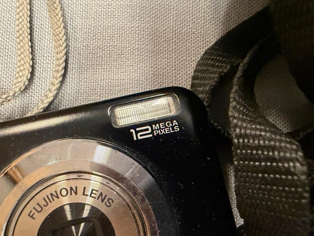 VINTAGE MINOLTA X-370 35MM SLR FILM CAMERA WITH LENSES AND ACCESORIES RELEASED IN 1984 - 6