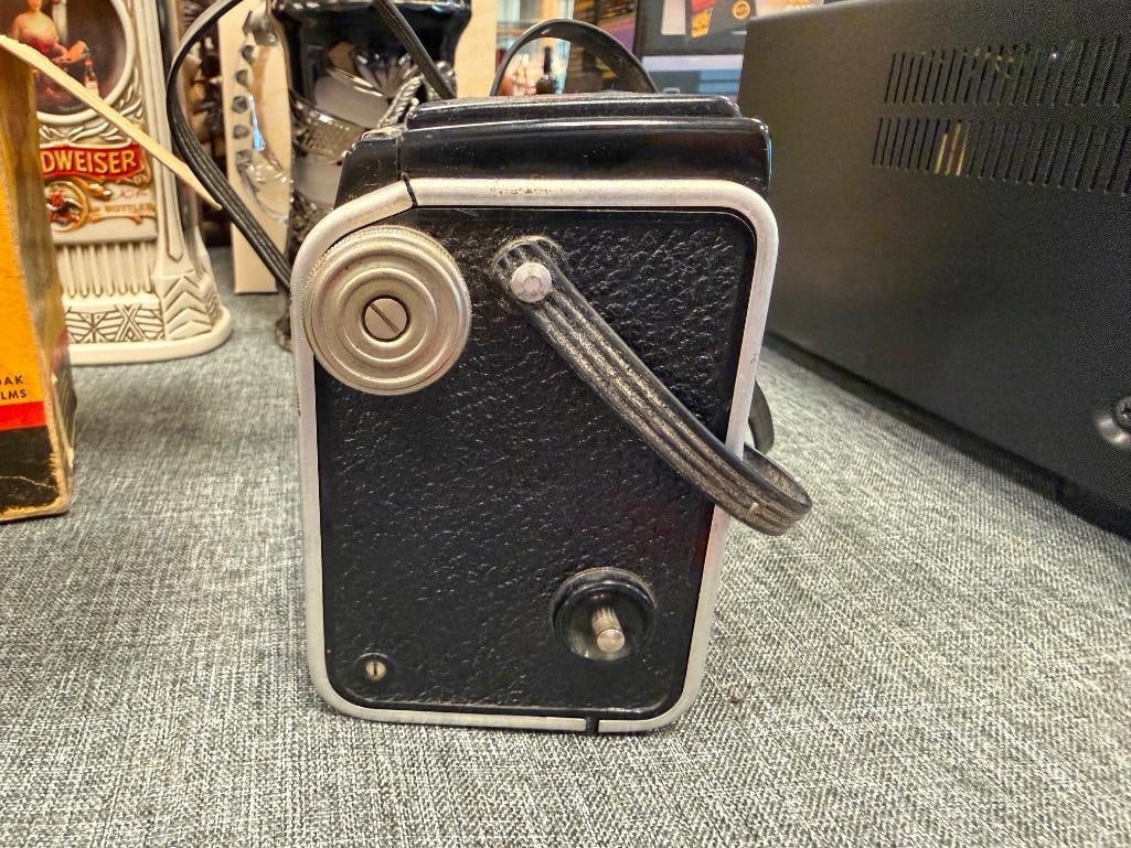 MID-CENTURY KODAK DURAFLEX II AND IV TWIN LENS TLR STYLE CAMERAS CIRCA 1950'S - 1960'S - 10