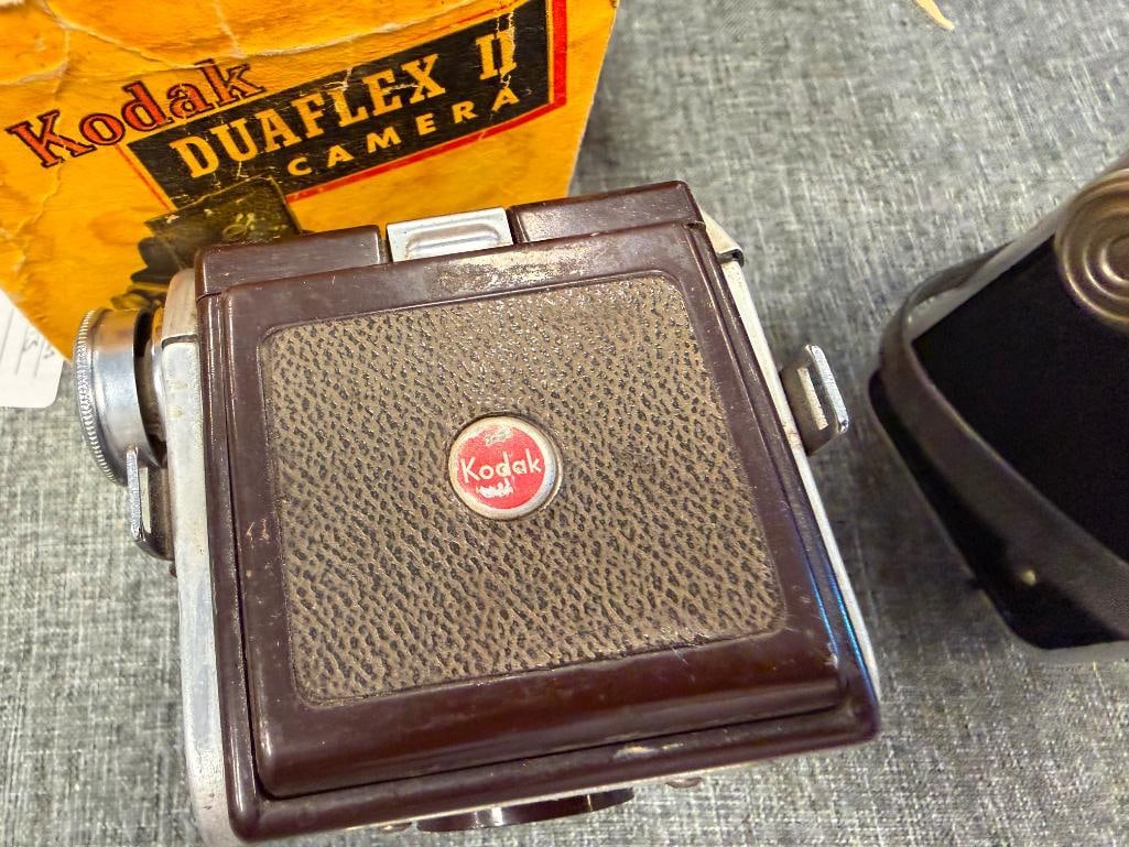 MID-CENTURY KODAK DURAFLEX II AND IV TWIN LENS TLR STYLE CAMERAS CIRCA 1950'S - 1960'S - 14