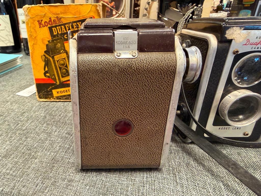 MID-CENTURY KODAK DURAFLEX II AND IV TWIN LENS TLR STYLE CAMERAS CIRCA 1950'S - 1960'S - 16