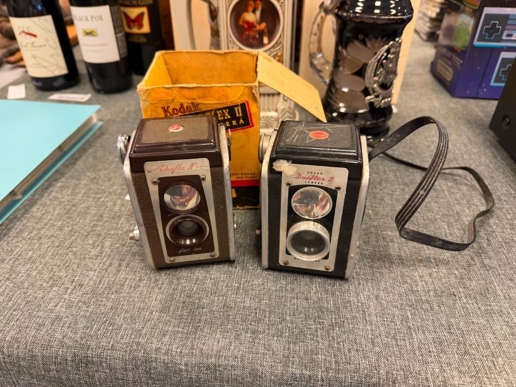 MID-CENTURY KODAK DURAFLEX II AND IV TWIN LENS TLR STYLE CAMERAS CIRCA 1950'S - 1960'S - 2