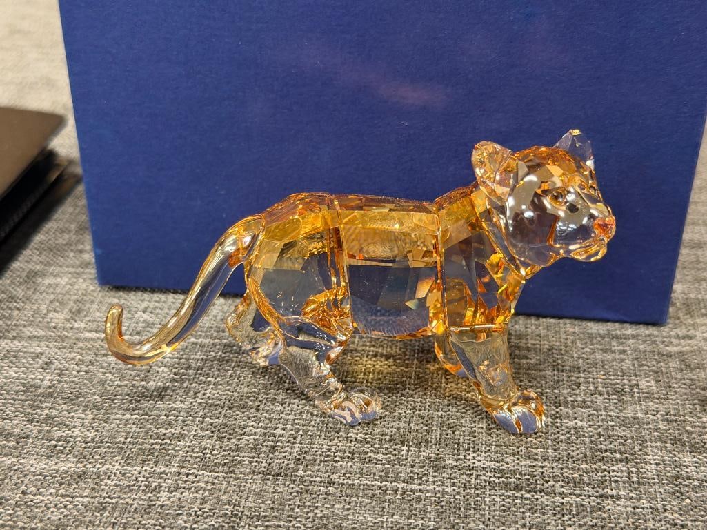 SWAROVSKI CRYSTAL SCS 2010 ANNUAL EDITION STANDING TIGER CUB DESIGNED BY ELISABETH ADAMER - 2