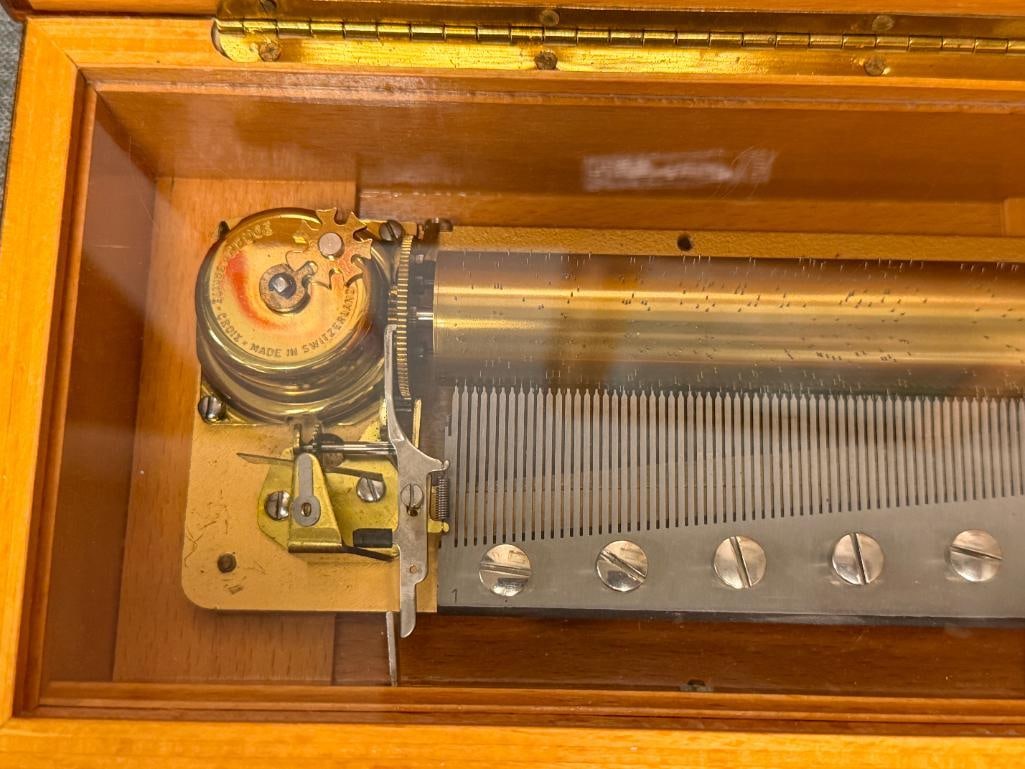 REUGE SAINT CROIX VINTAGE CYLINDER MUSIC BOX WITH FLORAL MARQUETRY MADE IN SWITZERLAND - 5