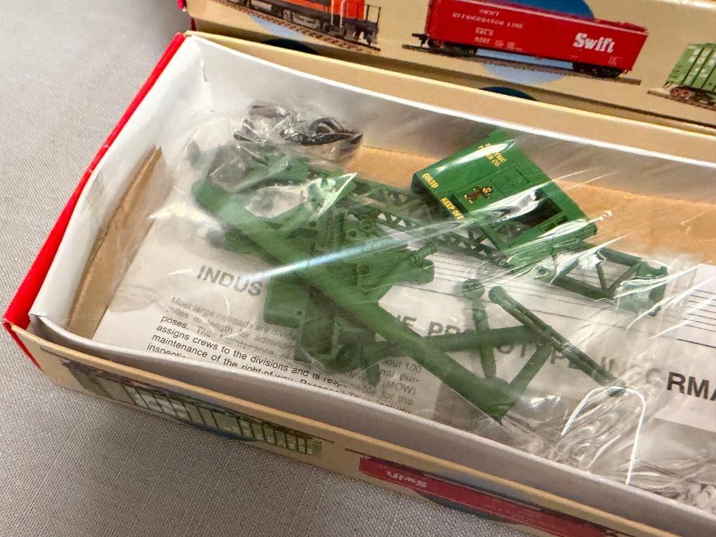 WALTHERS 25 TON INDUSTRIAL CRANE HO SCALE PLASTIC KIT MODELS ALL NEW IN THE BOX - 2
