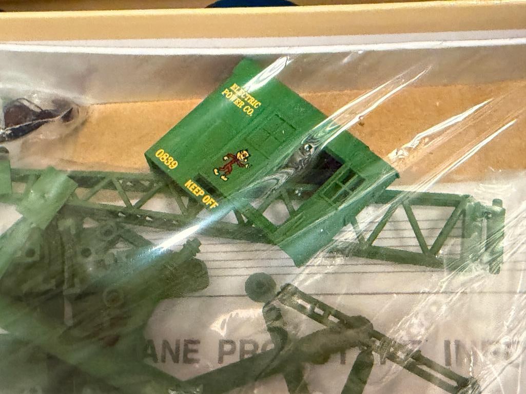 WALTHERS 25 TON INDUSTRIAL CRANE HO SCALE PLASTIC KIT MODELS ALL NEW IN THE BOX - 4