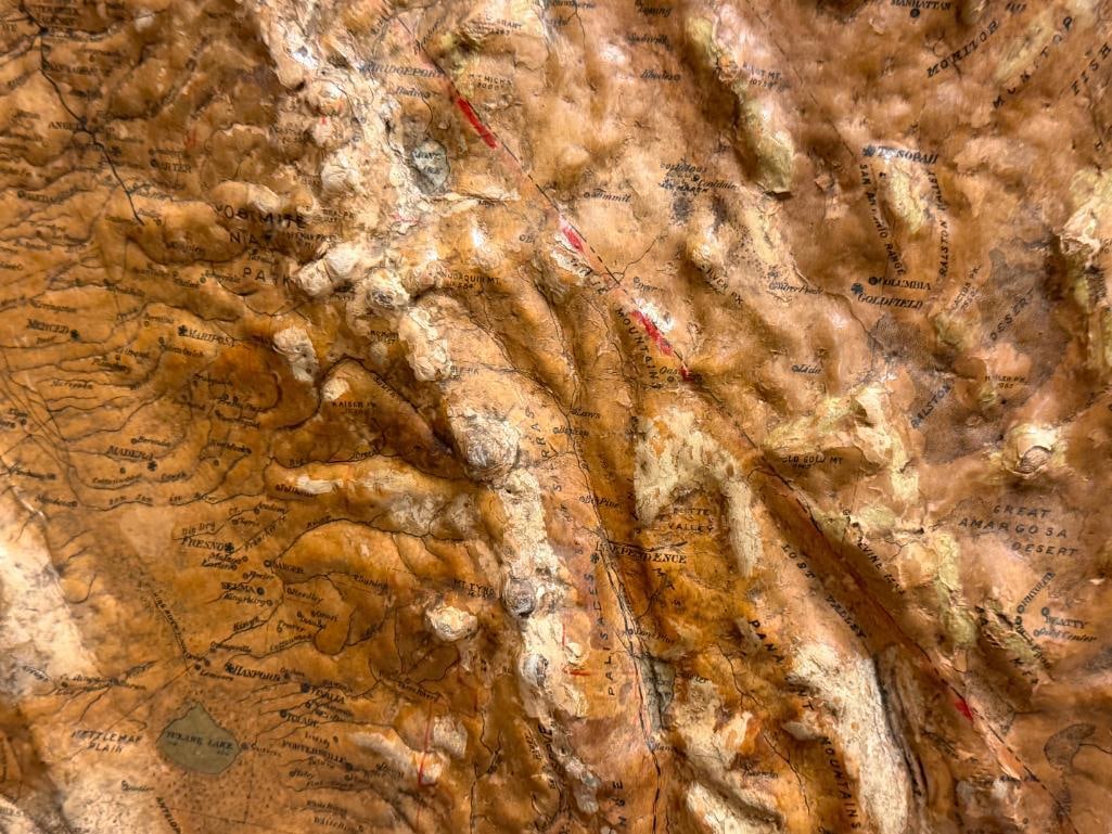 EARLY 20TH CENTURY 3D RAISED RELIEF MAP OF CALIFORNIA AND NEVADA POWER HOUSES BUSINESS FIELDS PG&E - 4